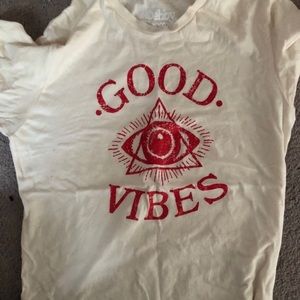 Good Vibes Pebby Forevee tee